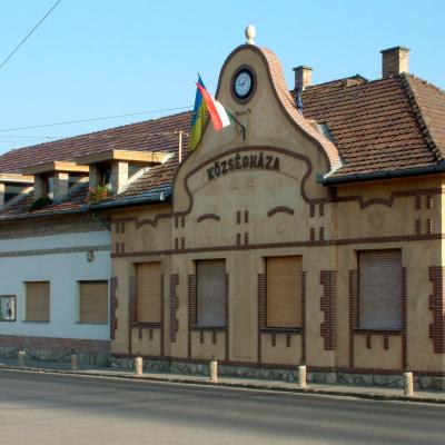 Polgármesteri hivatal átalakítás és bővítés