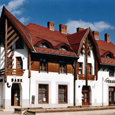 Szolgáltatóház