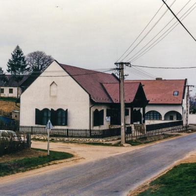 Orvosi rendelő és szolgálati lakás