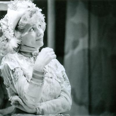 Lila ákác