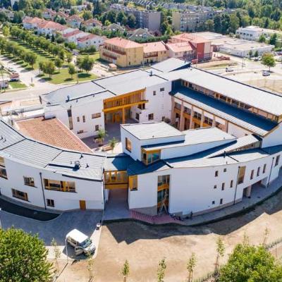 Széchenyi István Általános Iskola (16 tantermes általános iskola)